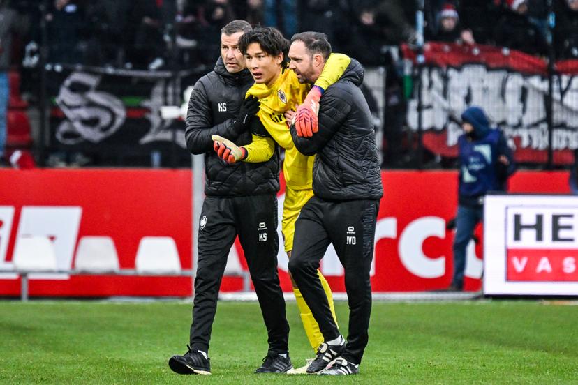 Antwerp's goalkeeper Taishi Brandon Nozawa is injured during a soccer match between Royal Antwerp FC and SV Zulte Waregem, Saturday 27 December 2025 in Antwerp, on day 20 of the 2025-2026 'Jupiler Pro League' first division of the Belgian championship. BELGA PHOTO TOM GOYVAERTS