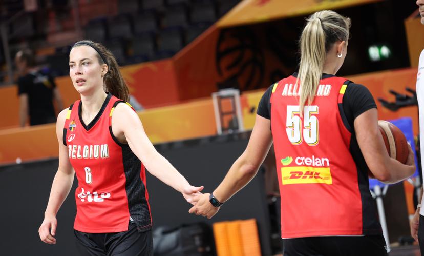 Belgium's Antonia Delaere and Belgium's Julie Allemand pictured during a training session of Belgian national basketball team Belgian Cats, in Berlin, Germany on Thursday 3 September 2026. The FIBA Women's Basketball World Cup take place in Germany from 4 to 23 September 2026. BELGA PHOTO VIRGINIE LEFOUR