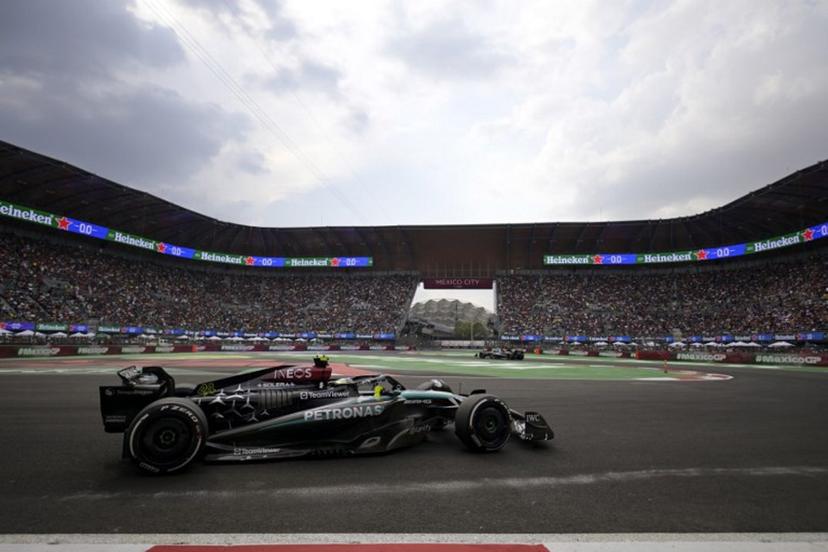 Mercedes' British driver Lewis Hamilton races during the Mexico City Grand Prix at the Hermanos Rodriguez racetrack, in Mexico City on October 27, 2024.   Alfredo ESTRELLA / AFP