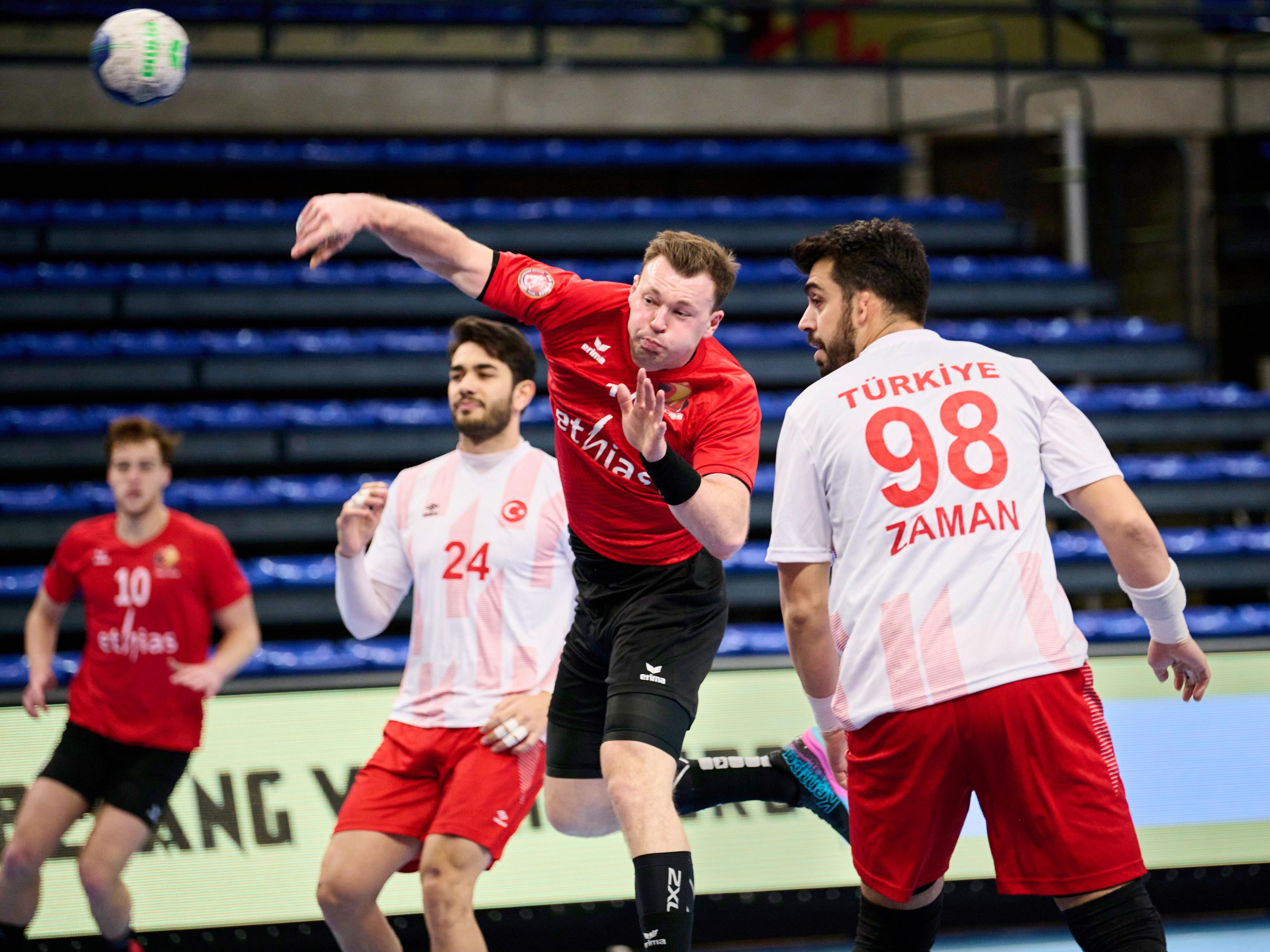 Overtuigende zege van de Red Wolves...