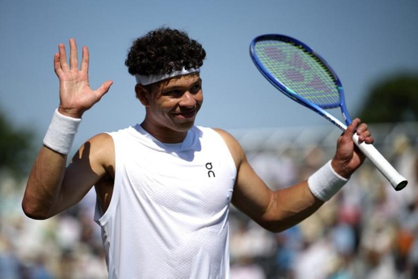 US player Ben Shelton celebrates winning against Norway's Casper Ruud after their men's singles match on day 3 of the Giorgio Armani Tennis Classic tournament at the Hurlingham Club in London on June 25, 2026.  Henry NICHOLLS / AFP
