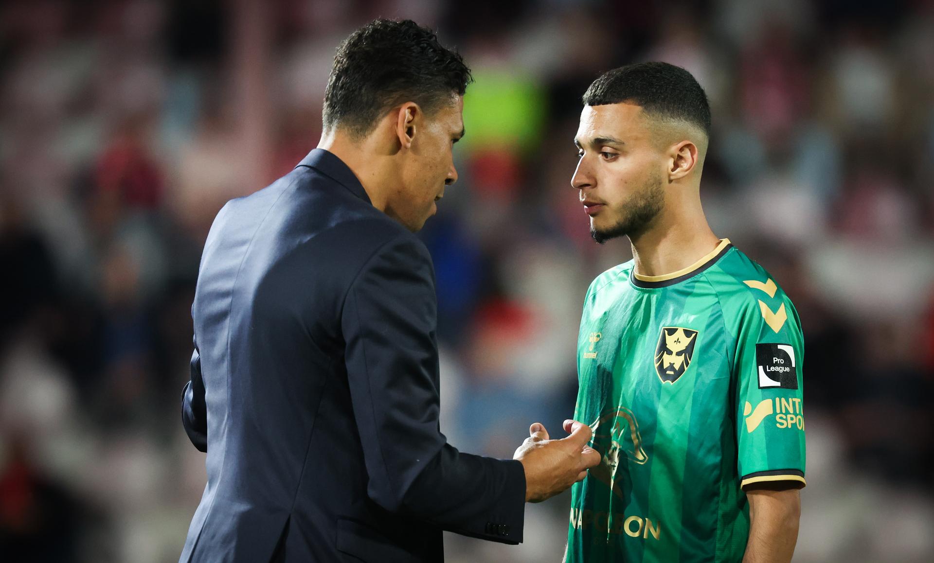 Francs Borains' head coach Igor de Camargo and Francs Borains' Kays Ruiz-Atil pictured during a soccer game between KV Kortrijk and Royal Francs Borains, Friday 29 August 2025 in Kortrijk, on day 4 of the 2025-2026 'Challenger Pro League' 1B second division of the Belgian championship. BELGA PHOTO VIRGINIE LEFOUR
