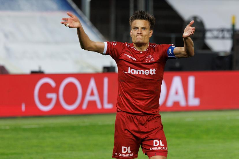 Essevee's Jelle Vossen celebrates after scoring during a soccer game between SV Zulte Waregem and RWD Molenbeek, Friday 18 April 2025 in Waregem, on the 30th and last day of the 2024-2025 'Challenger Pro League' 1B second division of the Belgian championship. BELGA PHOTO KURT DESPLENTER