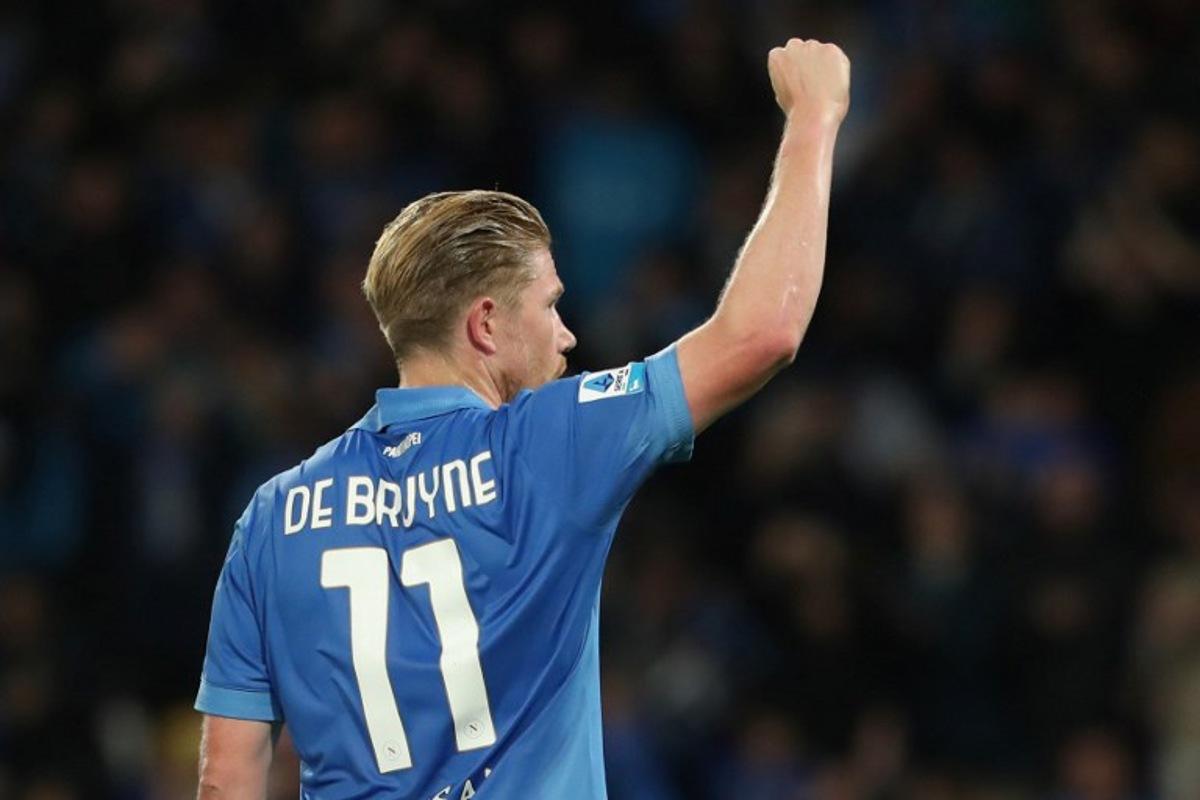 Napoli's Belgian midfielder #11 Kevin De Bruyne celebrates after scoring a penalty during the Italian Serie A football match between Napoli and Frosinone Calcio at the Diego Armando Maradona Stadium in Naples, on October 10, 2026.  CARLO HERMANN / AFP