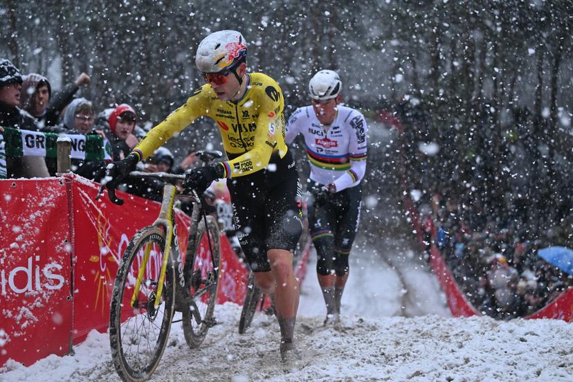 Belgian Wout van Aert pictured in action during the men's elite race of the Zilvermeercross cyclocross cycling event in Mol, stage 5/7 in the Exact Cross competition, on Friday 02 January 2026. BELGA PHOTO LUC CLAESSEN