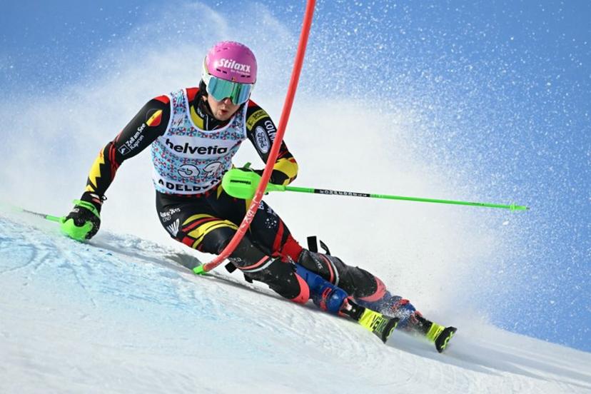 Belgium's Sam Maes competes in the first run of the Men's Slalom, part of the FIS Alpine Ski World Cup 2025-2026 in Adelboden, soutwestern Switzerland on January 11, 2026.  Fabrice COFFRINI / AFP