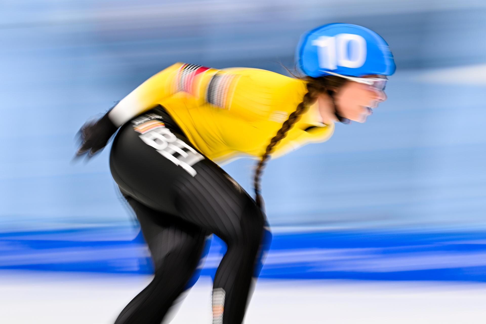 Belgian speed skater Sandrine Tas pictured in action during the semifinals of the women's mass start speed skating event at the Beijing 2022 Winter Olympics in Beijing, China, Saturday 19 February 2022. The winter Olympics are taking place from 4 February to 20 February 2022. BELGA PHOTO LAURIE DIEFFEMBACQ