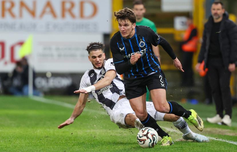 Charleroi's Kevin Van Den Kerkhof and Club's Christos Tzolis fight for the ball during a soccer match between Sporting Charleroi and Club Brugge KV, Sunday 01 March 2026 in Charleroi, on day 27 of the 2025-2026 'Jupiler Pro League' first division of the Belgian championship. BELGA PHOTO VIRGINIE LEFOUR