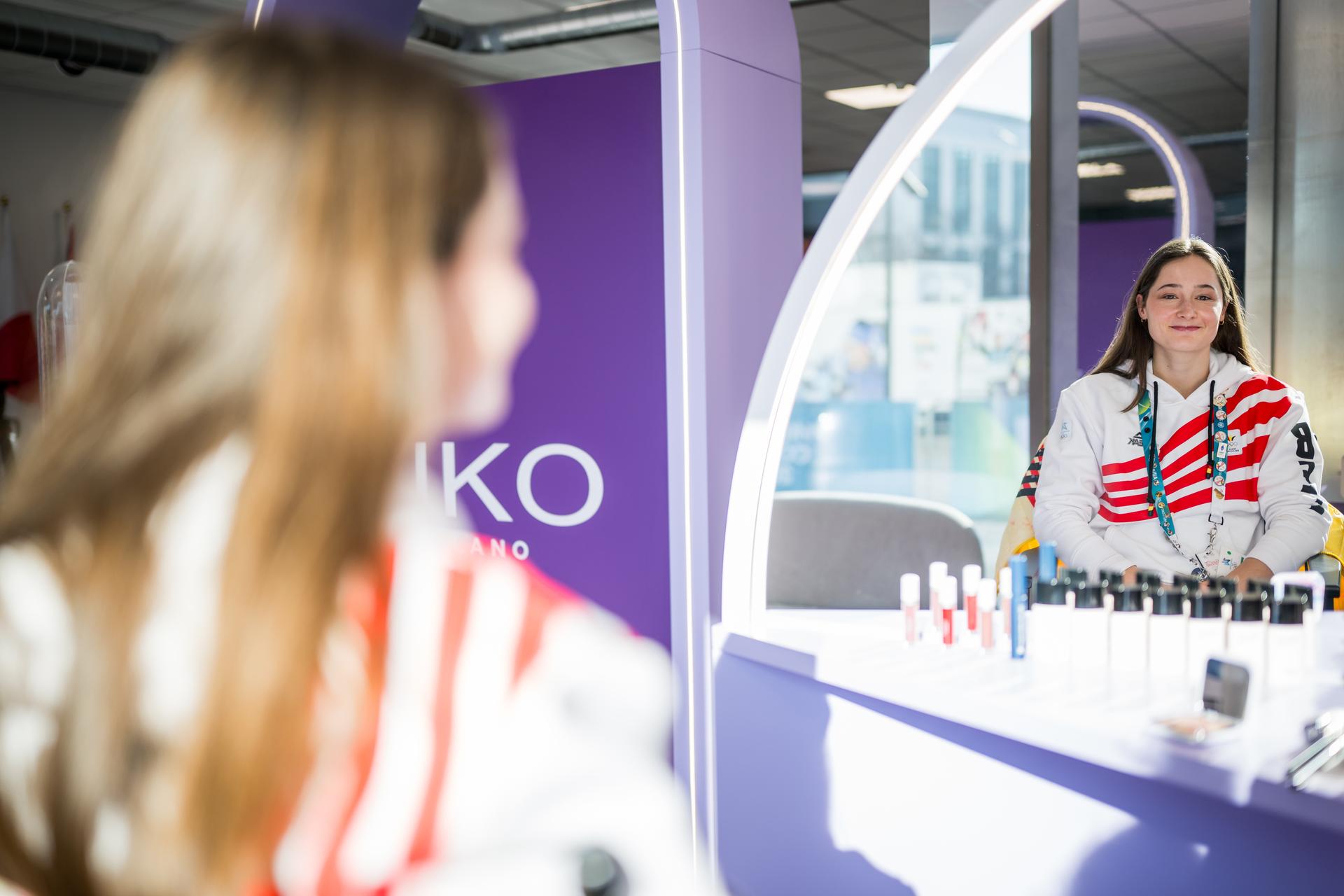 Belgian speed skater Fran Vanhoutte gets her makeup done at the Milano Cortina 2026 Olympic Winter Games, on Thursday 05 February 2026 in Milan, Italy. The XXV Winter Olympics take place from 6 to 22 February 2026 in Italy. BELGA PHOTO JASPER JACOBS