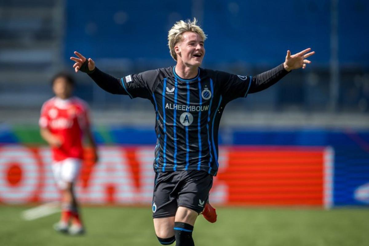 Club Brugge's Belgian forward #89 Jakke Van Britsom reacts at the end of the UEFA Youth League semi-final football match between Benfica and Club Brugge at Stade de la Tuiliere in Lausanne, on April 17, 2026.  Fabrice COFFRINI / AFP
