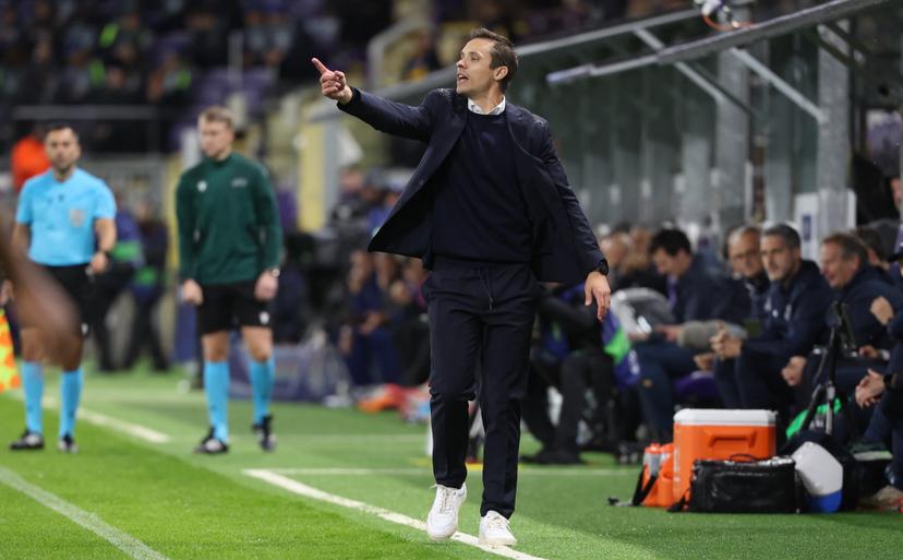 Union's head coach David Hubert gestures during a soccer game between Belgian Royale Union Saint-Gilloise and Italian Internazionale Milano, Tuesday 21 October 2025 in Brussels, on the third day of the League phase of the UEFA Champions League tournament. BELGA PHOTO VIRGINIE LEFOUR