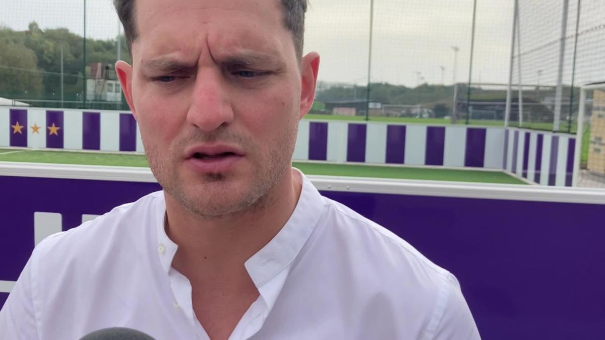 00:00:00:00-00:04:42:00 Video showing an interview in French with Tim Borguet, Chief Marketing Officer of RSC Anderlecht, talking about the new inclusivity programme 'Tous Mauves' by RSC Anderlecht and Telenet on Monday, October 9, 2023 in Brussels. BELGA VIDEO LOU LAMPAERT