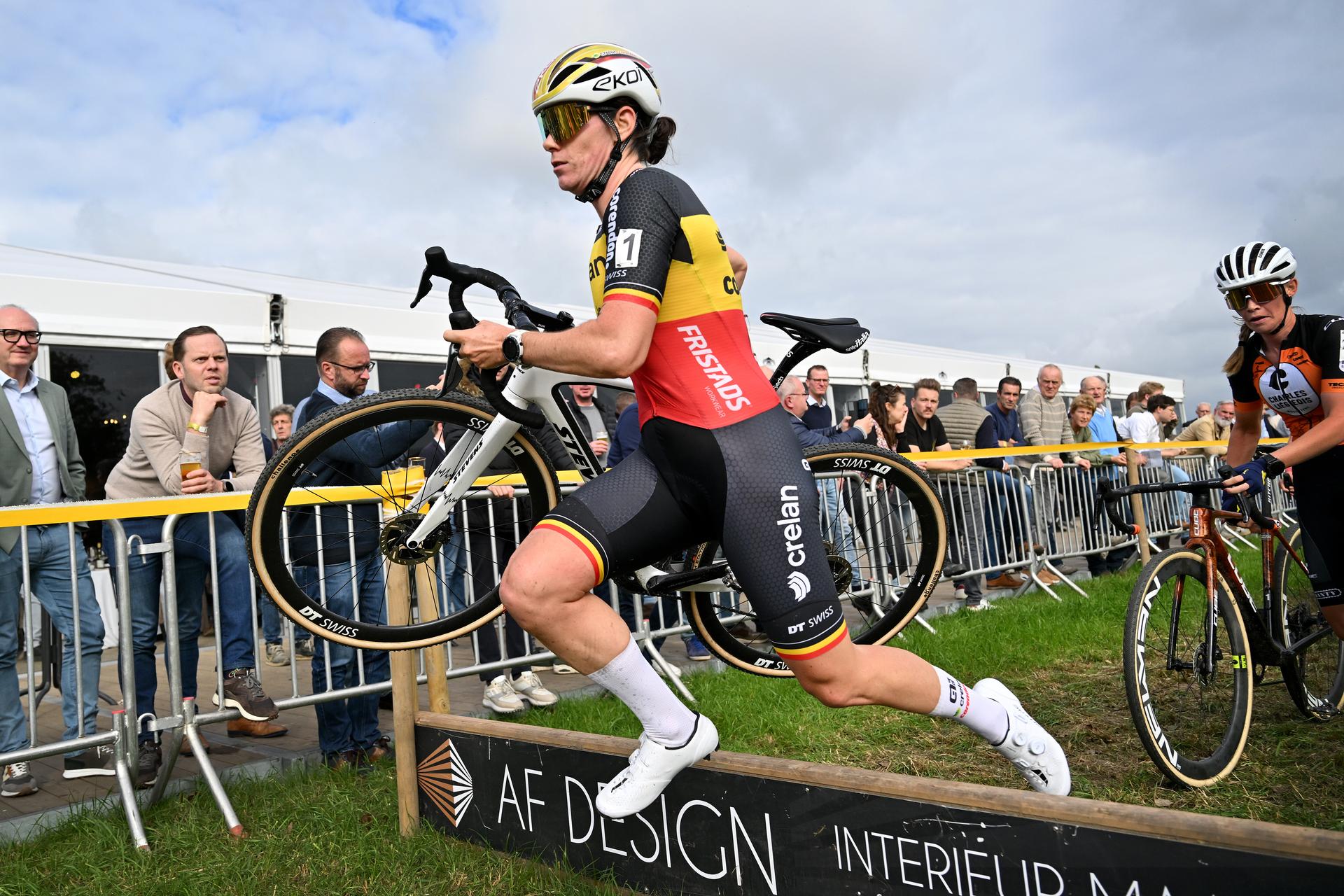 Belgian Marion Norbert Riberolle pictured in action during the women's elite race of the 'Kermiscross' cyclocross cycling event in Ardooie, Thursday 16 October 2025. BELGA PHOTO LUC CLAESSEN