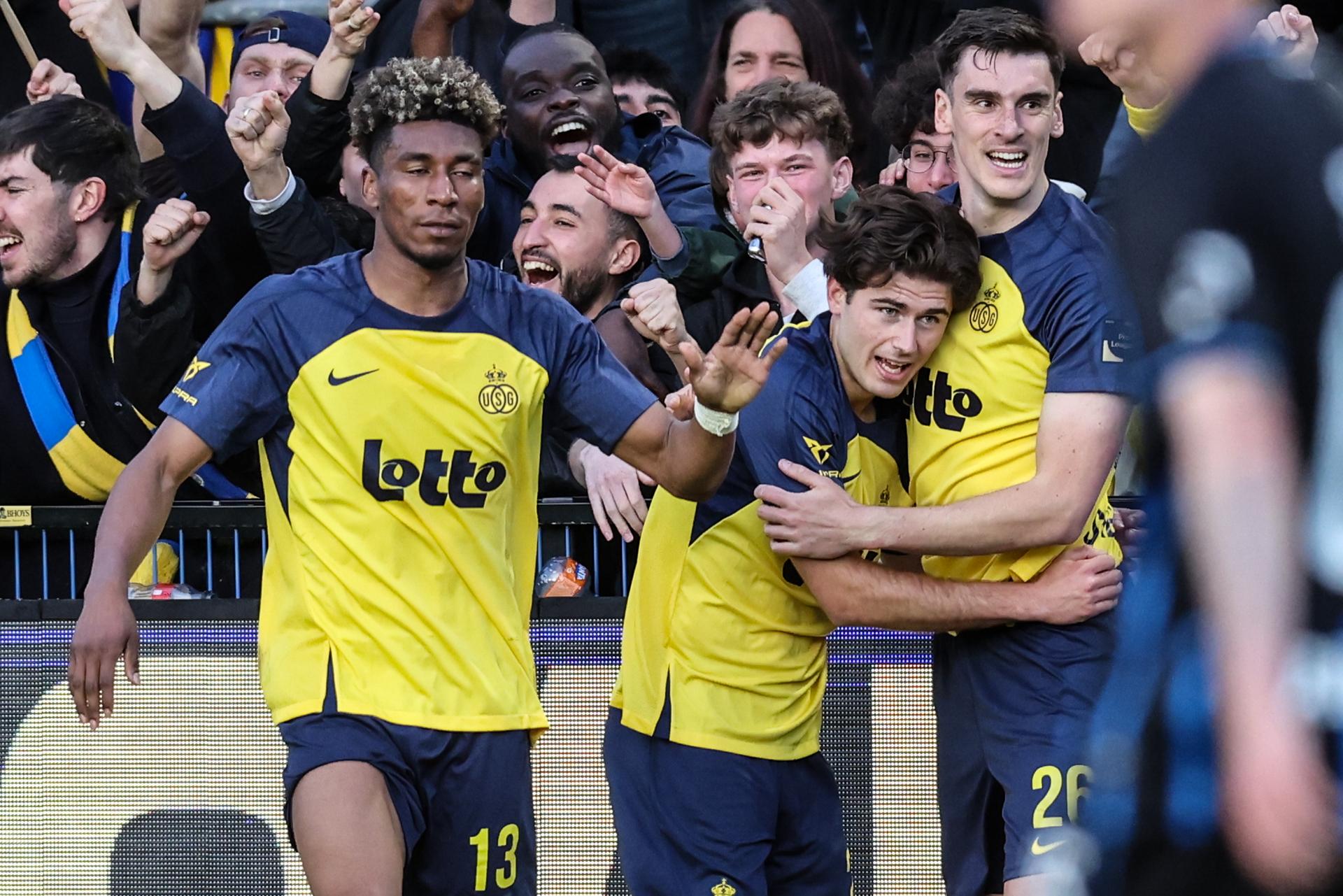 Union's Besfort Zeneli celebrates after scoring during a soccer match between Royale Union Saint-Gilloise and Club Brugge, Sunday 19 April 2026 in Brussels, on the third day of the Champion's Play-offs (PO1) of the 2025-2026 'Jupiler Pro League' first division of the Belgian championship. BELGA PHOTO BRUNO FAHY