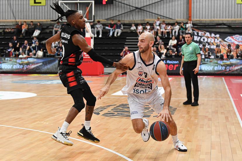 Kortrijk's Darren Williams and Limburg's Marijn Ververs pictured in action during a basketball match between Limburg United and House of Talents Spurs Kortrijk, Friday 05 December 2025 in Hasselt, on day 10 of the 'BNXT League' Belgian/ Dutch first division basket championship. BELGA PHOTO JILL DELSAUX