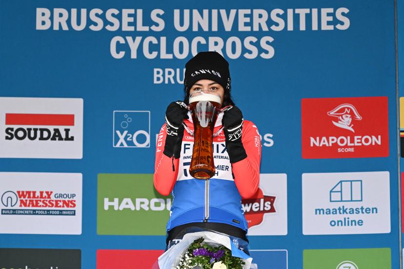 Dutch Ceylin Del Carmen Alvarado celebrate on the podium after winning the women elite race of the 'Brussels Universities' cyclocross cycling event, stage 8/8 in the 'X20 Badkamers Trofee' competition, Sunday 15 February 2026 in Brussels, Belgium. BELGA PHOTO MAARTEN STRAETEMANS