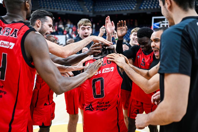Antwerp Giants players celebrate after winning a basketball match between Antwerp Giants and Okapi Aalst, Friday 07 November 2025 in Antwerp, on day 7 of the 'BNXT League' Belgian/ Dutch first division basket championship. BELGA PHOTO TOM GOYVAERTS