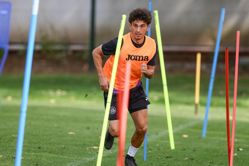 Anderlecht's Theo Leoni pictured during a training session of Belgian soccer team RSC Anderlecht, on Wednesday 20 August 2025 in Brussels. RSCA is preparing for tomorrow's game against AEK Athens, the first leg of the play-off round for the UEFA Conference League competition. BELGA PHOTO BRUNO FAHY