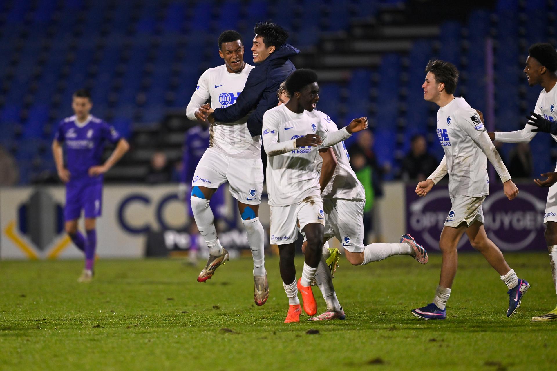 Jong Genk's players celebrate after scoring during a soccer game between Patro Eisden Maasmechelen and Jong Genk, Friday 06 February 2026 in Maasmechelen, on day 24 of the 2025-2026 'Challenger Pro League' 1B second division of the Belgian championship. BELGA PHOTO JOHAN EYCKENS