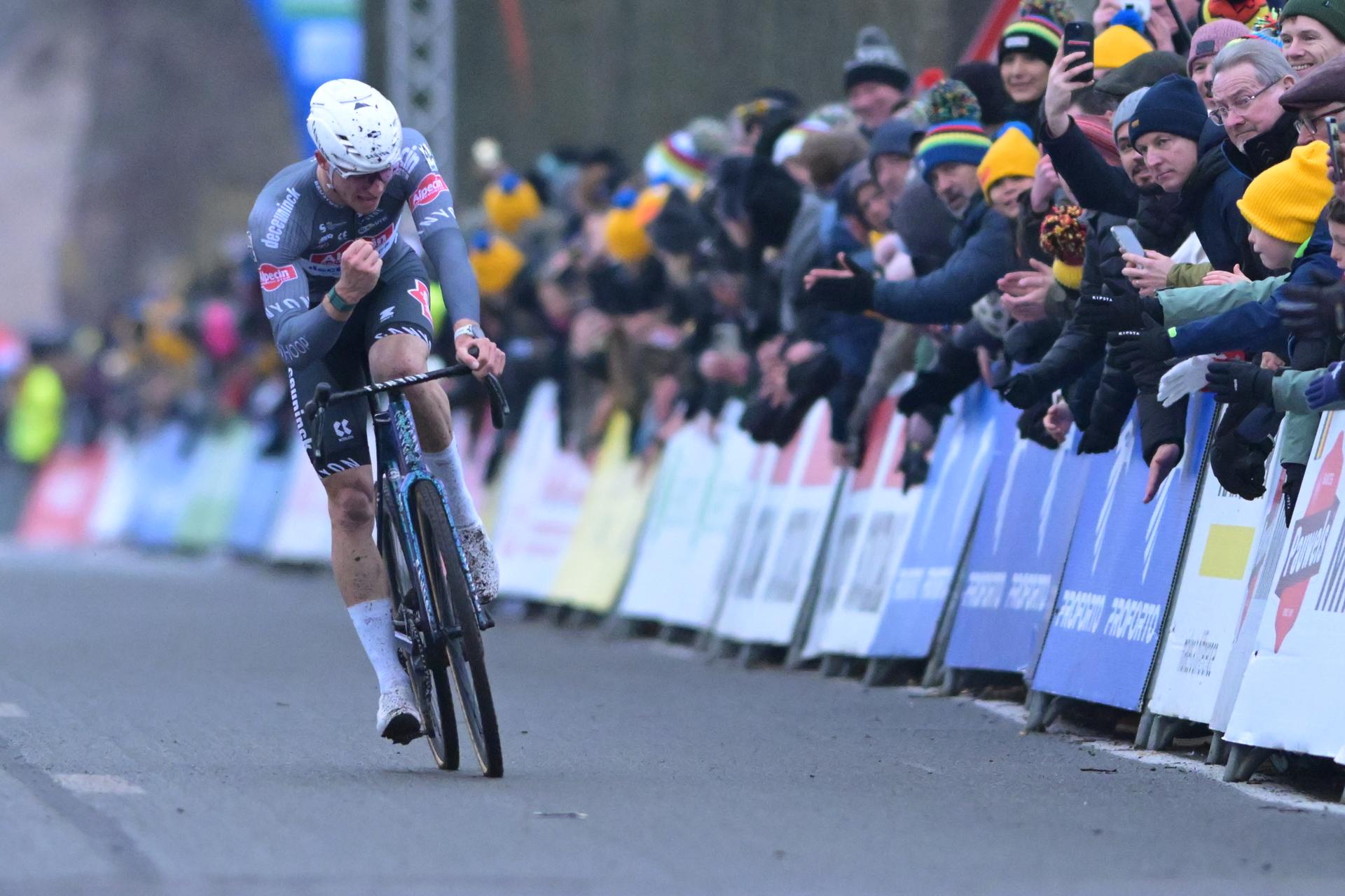 Belgian Niels Vandeputte pictured after crossing the finish line of the men's elite race of the Azencross, the fifth stage in the DVV Trofee (out of eight), Monday 29 December 2025, in Loenhout. BELGA PHOTO DAVID PINTENS