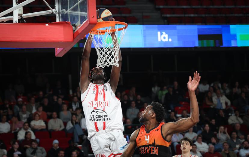 Spirou's Archange Izaw Bolavie and Leuven's Wen Mukubu fight for the ball during a basketball match between Spirou Charleroi and Leuven Bears, Thursday 17 April 2025 in Charleroi, on day 33 of the 'BNXT League' Belgian and Dutch first division basket championships. BELGA PHOTO VIRGINIE LEFOUR
