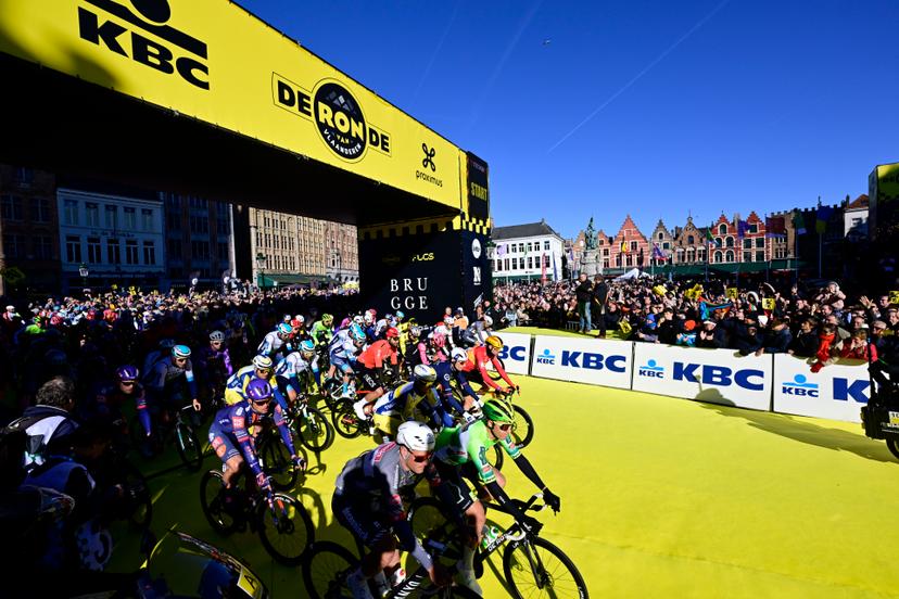 The start of the men's race of the 'Ronde van Vlaanderen/ Tour des Flandres/ Tour of Flanders' one day cycling race, 268,9km from Brugge to Oudenaarde, Sunday 06 April 2025. BELGA PHOTO DIRK WAEM