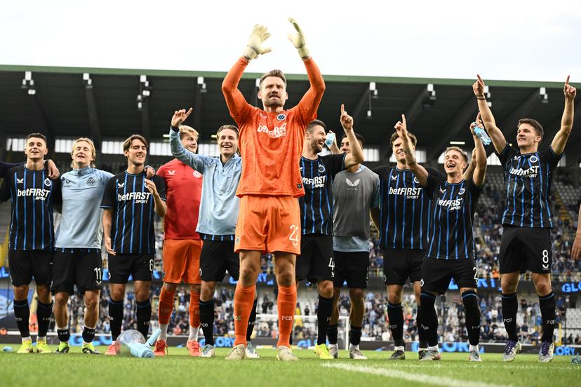 Club's goalkeeper Simon Mignolet celebrates after a soccer match between Club Brugge and KRC Genk, Sunday 27 July 2025 in Brugge, on day 1 of the 2025-2026 'Jupiler Pro League' first division of the Belgian championship. BELGA PHOTO MAARTEN STRAETEMANS
