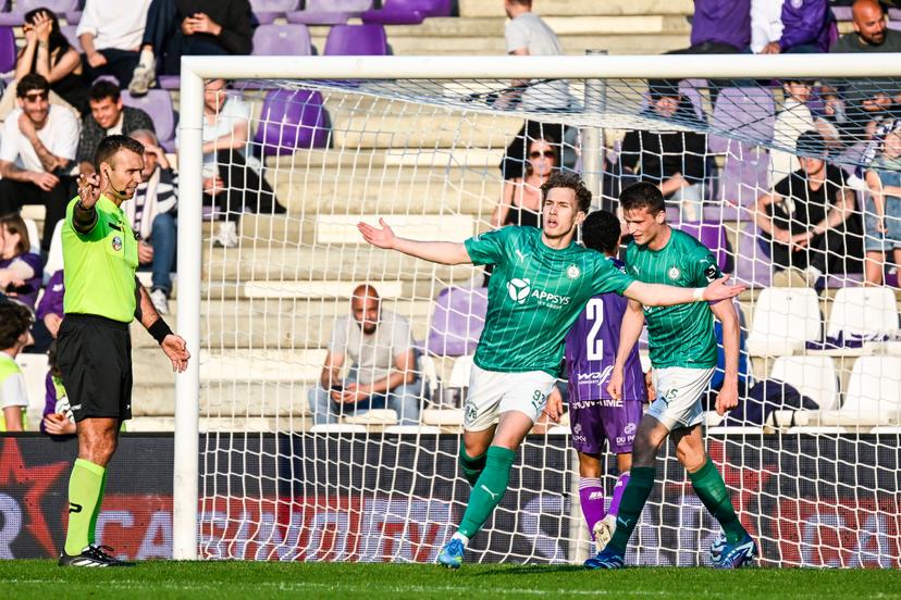 Lommel's Zalan Vancsa celebrates after scoring during a soccer game between Beerschot VA and Lommel SK, Saturday 09 May 2026 in Antwerp, on the return leg of the Final of the Promotion Play-Offs of the 2025-2026 'Challenger Pro League' 1B second division of the Belgian championship. Lommel won the first leg 3 - 1. BELGA PHOTO TOM GOYVAERTS