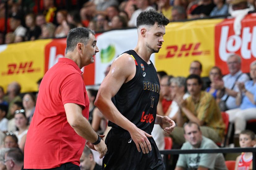 Belgium's head coach Dario Gjergja and Belgium's Hans Vanwijn are pictured during a basketball match between Belgium's national team Belgian Lions and Great Britain, Friday 15 August 2025 in Oostende, in a friendly tournament. BELGA PHOTO MAARTEN STRAETEMANS