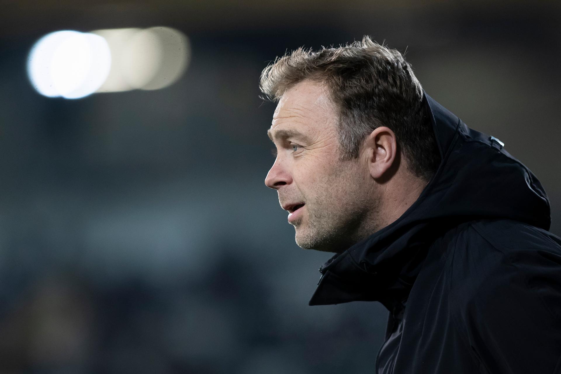 Club's head coach Robin Veldman pictured during a soccer match between KSC Lokeren-Temse and Club NXT, Saturday 22 February 2025 in Lokeren, on day 23 of the 2024-2025 'Challenger Pro League' 1B second division of the Belgian championship. BELGA PHOTO KRISTOF VAN ACCOM