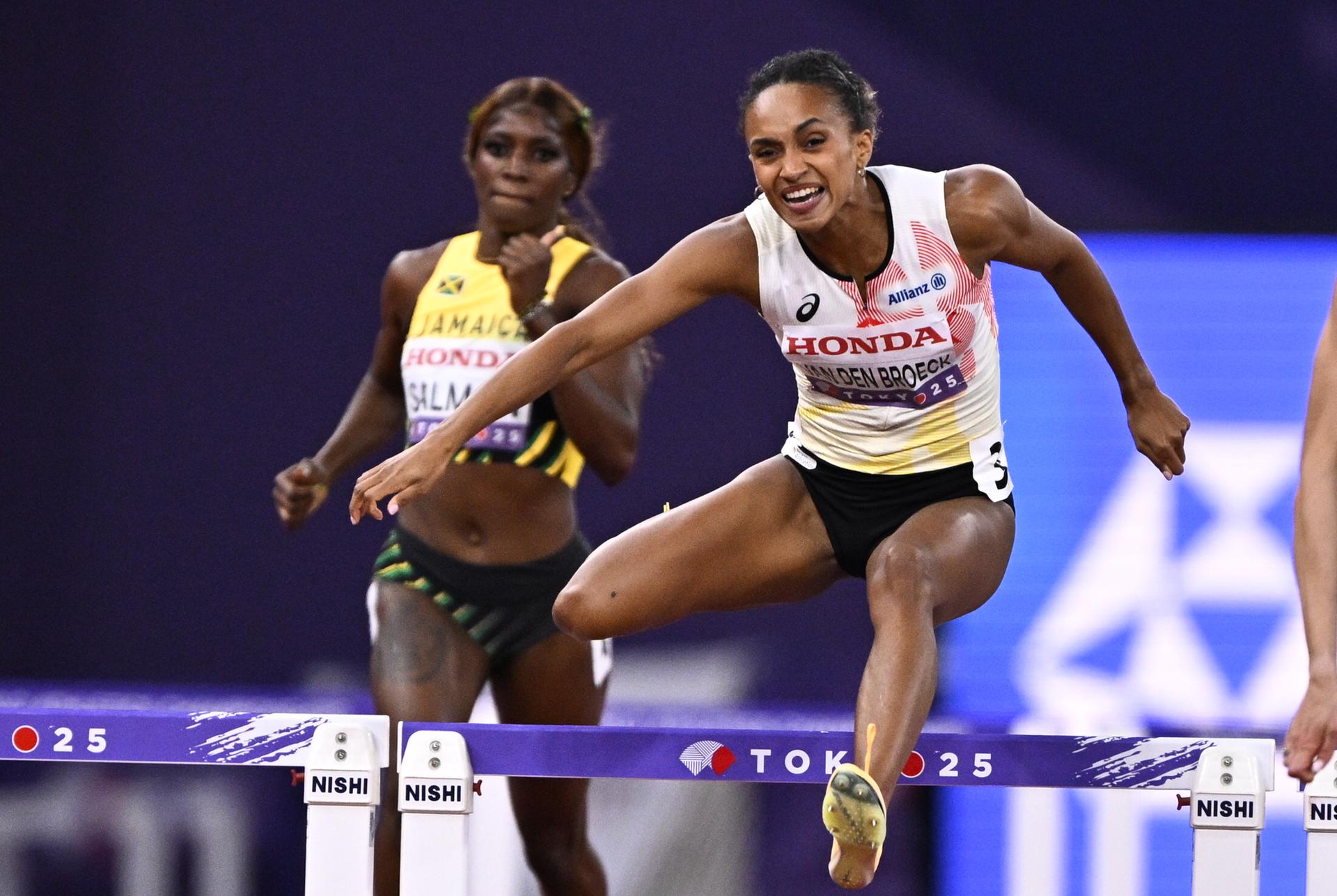 Belgian Naomi Van den Broeck runs the finals of the 400m Hurdles women, at the World Athletics Championships in Tokyo, Japan, on Friday 19 September 2025. The outdoor Worlds are taking place from 13 to 21 September. BELGA PHOTO JASPER JACOBS