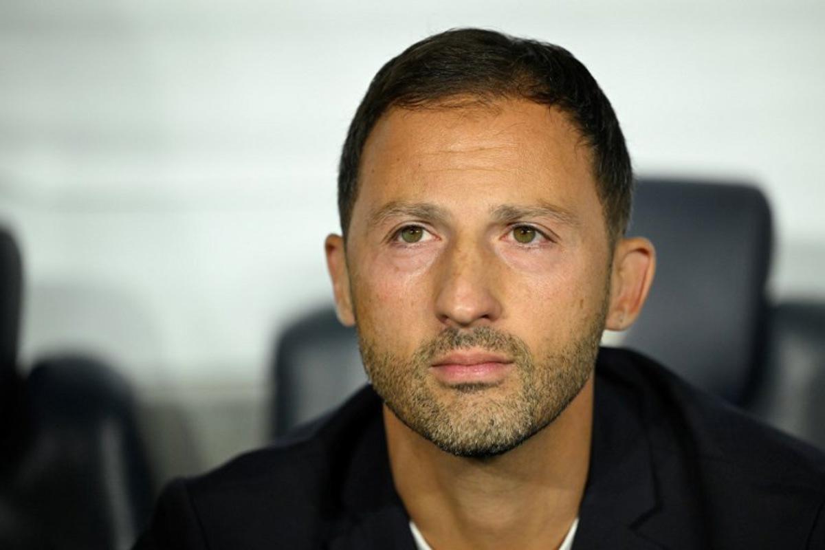 Fenerbahce's Italian coach Domenico Tedesco looks on during the UEFA Europa League 2 round day football match between Fenerbahce and OGC Nice at the Chobani Stadium, Istanbul, on October 2, 2025.  Yasin AKGUL / AFP