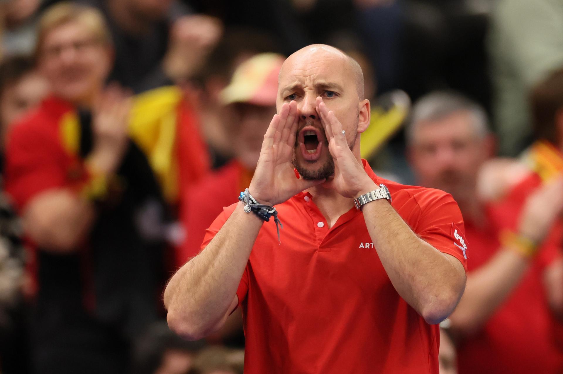 Belgian captain Steve Darcis reacts during a game between Belgian Bergs and Chilean Barrios Vera, the first match in the Davis Cup qualifiers World Group tennis meeting between Belgium and Chile, Saturday 01 February 2025, in Hasselt. BELGA PHOTO BENOIT DOPPAGNE