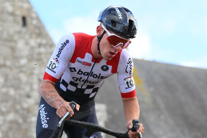 Belgian Thibau Nys pictured in action during the men's race at the Cyclocross World Cup cyclocross event in Flamanville, France, Sunday 30 November 2025, the 2nd stage (out of 12) in the World Cup of the 2025-2026 season. BELGA PHOTO DAVID PINTENS