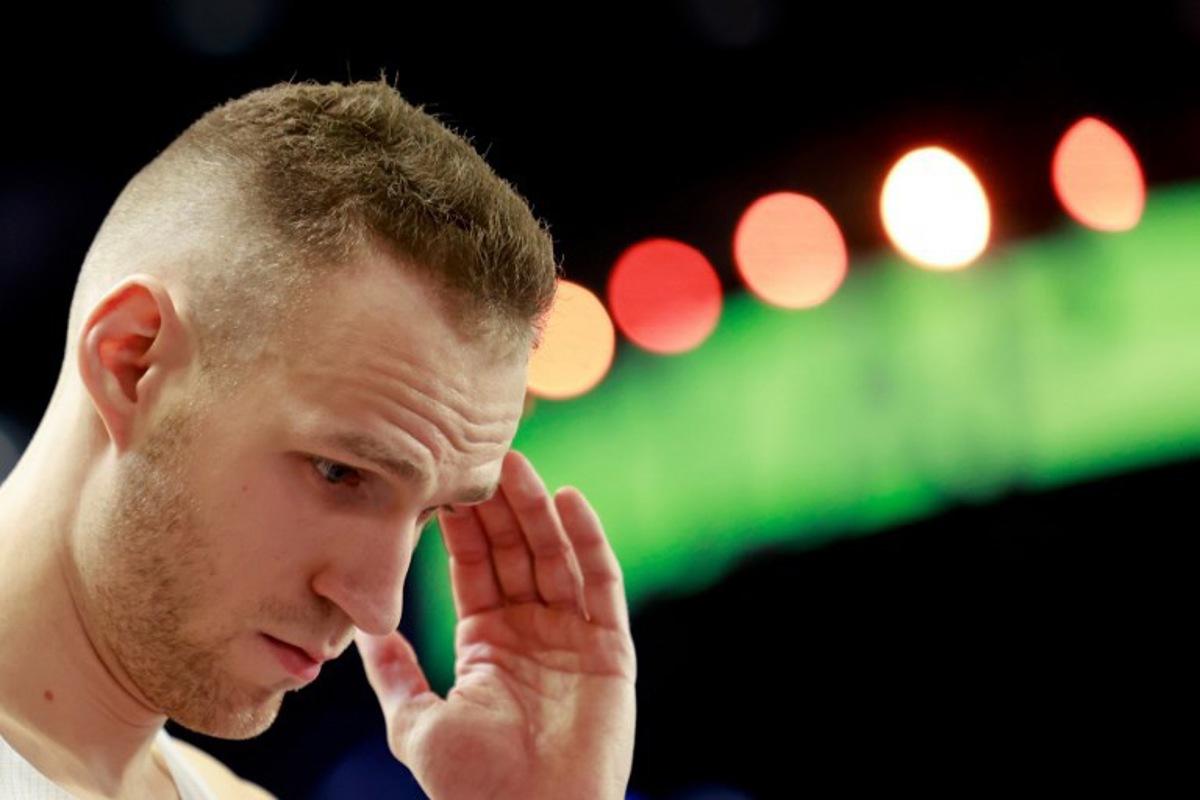 Belgium's Eliott Crestan prepares to compete in the men's 800m semi-final heat 3 during the World Athletics Indoor Championships Kujawy Pomorze 2026 in Torun, Poland on March 21, 2026.  Wojtek RADWANSKI / AFP