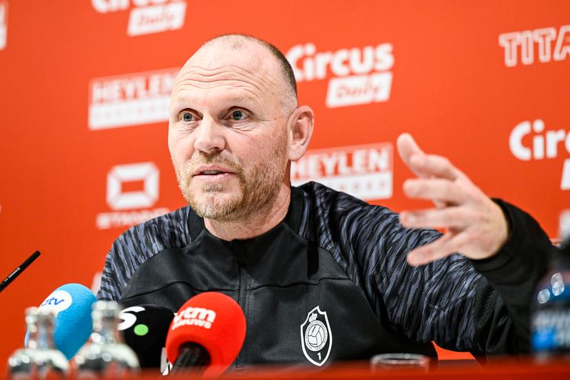Antwerp's new head coach Joseph Oosting pictured during a press conference of Belgian soccer team Royal Antwerp FC, the first with their newly appointed head coach Oosting, on Tuesday 02 December 2025 in Antwerp. BELGA PHOTO TOM GOYVAERTS