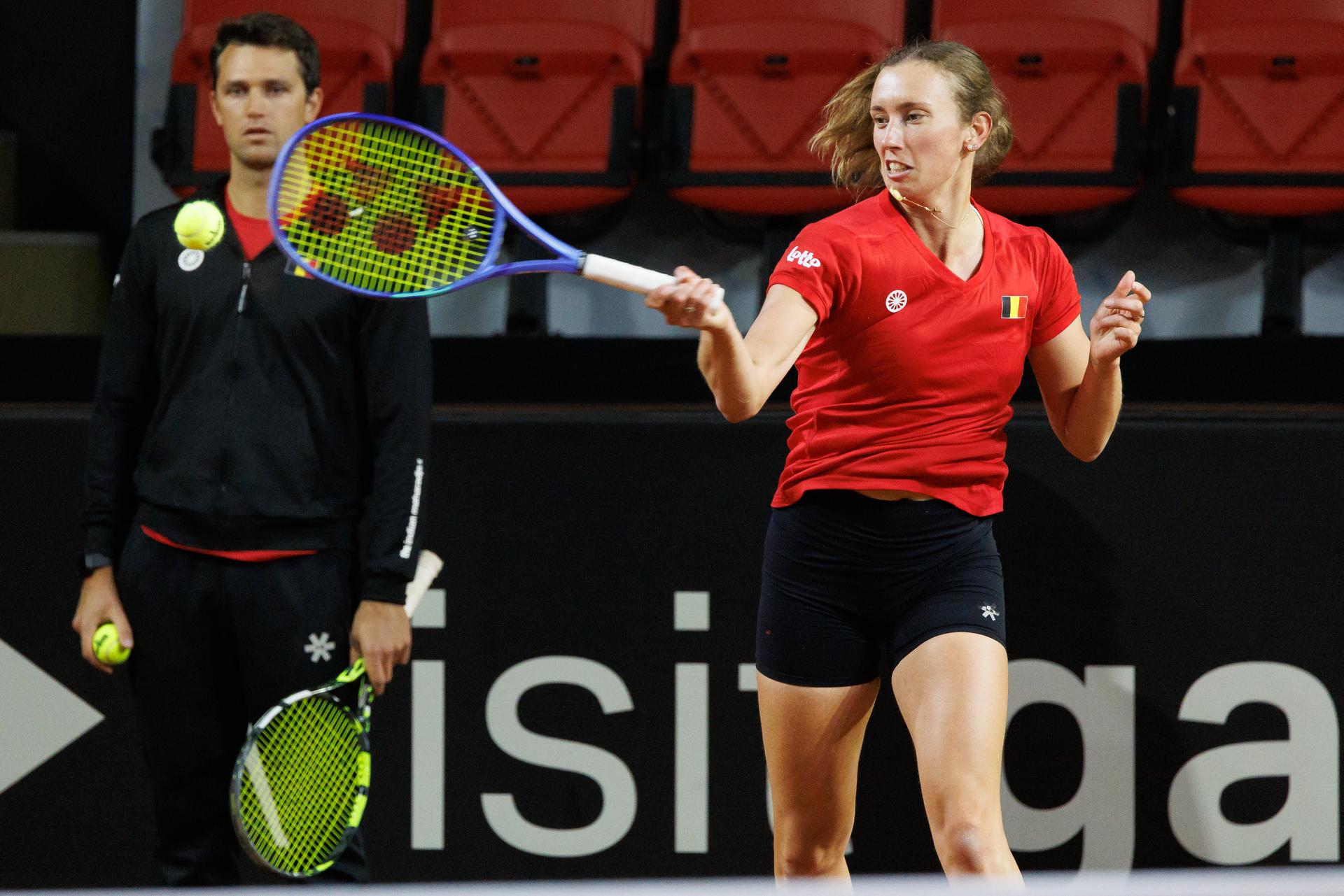 Belgian Elise Mertens pictured in action during a training session of Belgian team ahead of the meeting between Belgium and USA, in the qualifiers of the Billie Jean King Cup tennis, in Oostende, Belgium, on Tuesday 07 April 2026. The game will be played on 10 and 11th April. PHOTO KURT DESPLENTER