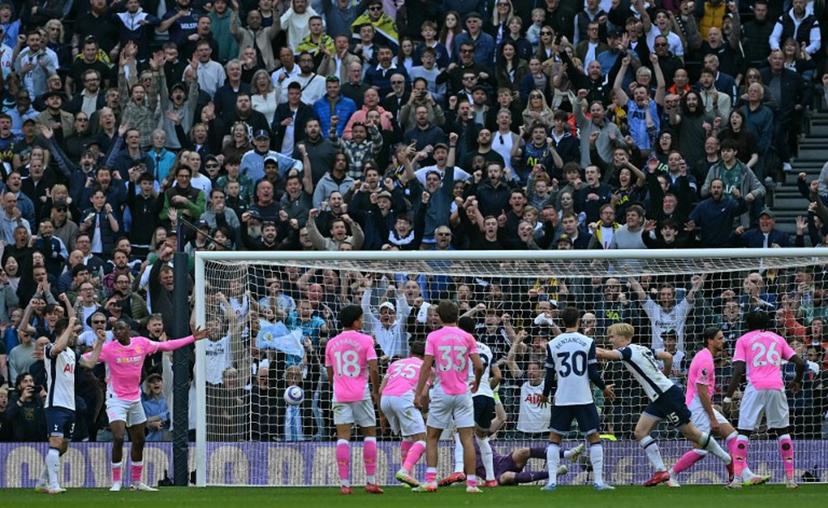 Tottenham Hotspur's Swedish midfielder #15 Lucas Bergvall (3R) celebrates scoring the team's second goal, but the goal is disallowed following a VAR review, during the English Premier League football match between Tottenham Hotspur and Southampton at the Tottenham Hotspur Stadium in London, on April 6, 2025.  Glyn KIRK / AFP