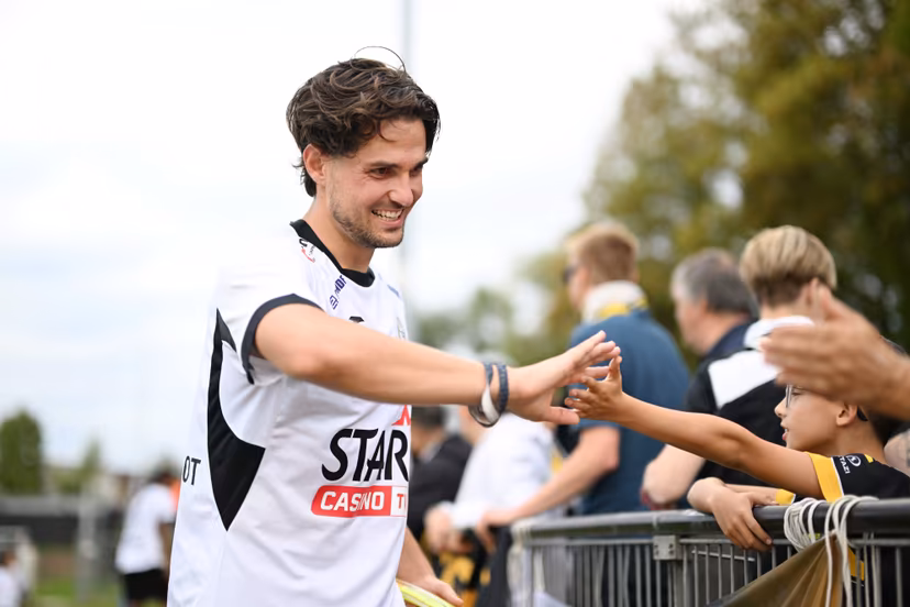 Lokeren's Sam Van Aerschot celebrates with fans after a soccer match between RSCA Futures and KSC Lokeren, Saturday 12 September 2026 in Deinze, on day 5 of the 2026-2027 'Challenger Pro League' second highest division of the Belgian championship. BELGA PHOTO MAARTEN STRAETEMANS