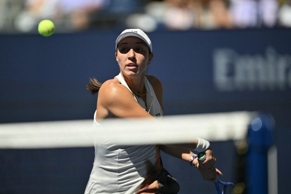 USA's Jessica Pegula plays a backhand return to USA's Ann Li during their women's singles round of 16 tennis match on day eight of the US Open tennis tournament at the USTA Billie Jean King National Tennis Center in New York City, on August 31, 2025. ANGELA WEISS / AFP
