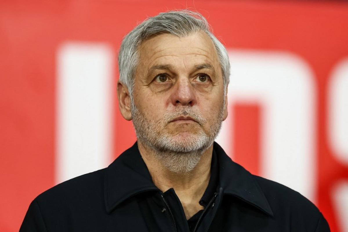Lille's French head coach Bruno Genesio looks on ahead of the French L1 football match between Lille LOSC and RC Lens at the Stade Pierre-Mauroy in Villeneuve-d'Ascq, northern France, on April 4, 2026. Sameer Al-DOUMY / AFP
