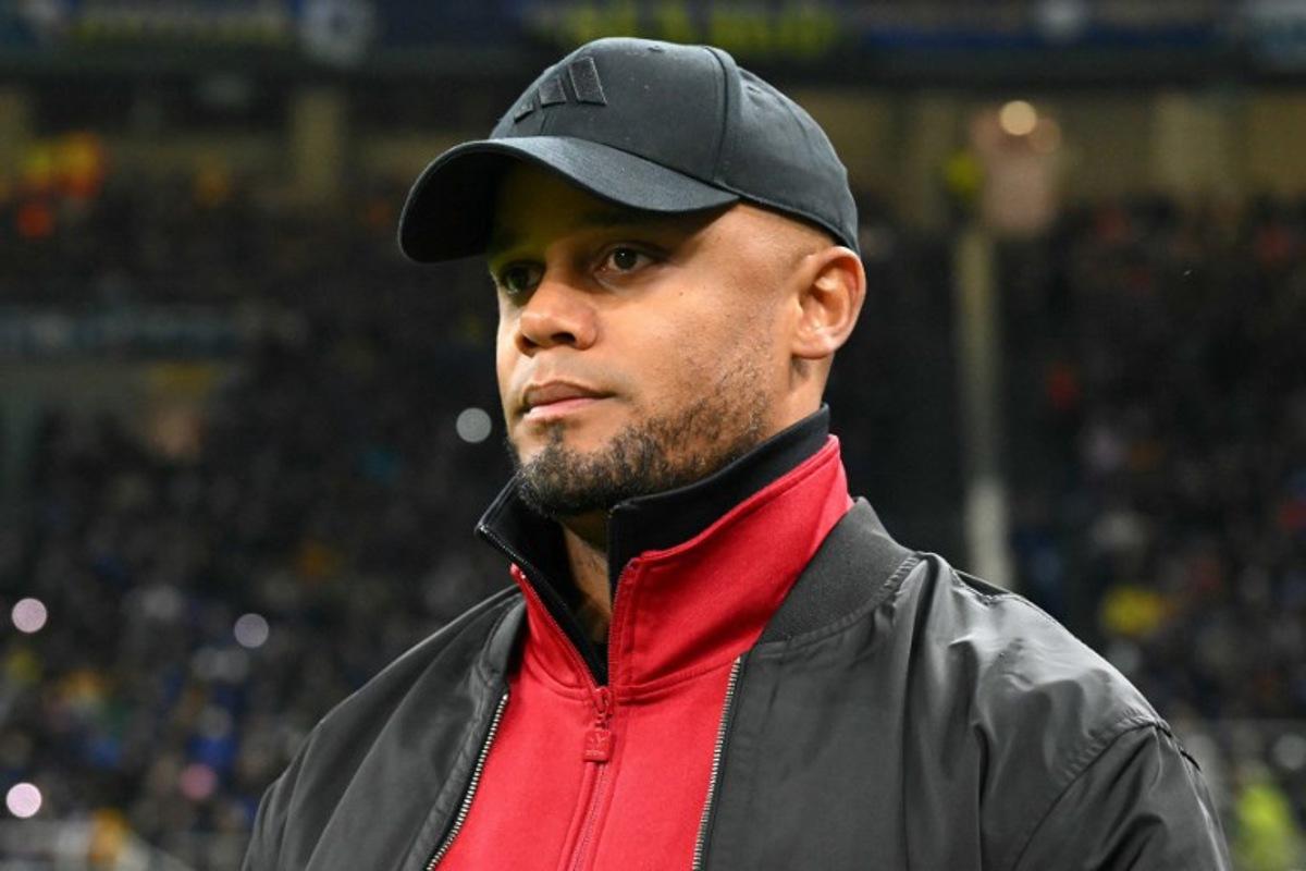 Bayern Munich's Belgian head coach Vincent Kompany looks on during the UEFA Champions League quarter final second leg football match between Inter Milan and Bayern Munich at the San Siro stadium in Milan on April 16, 2025. Alberto PIZZOLI / AFP