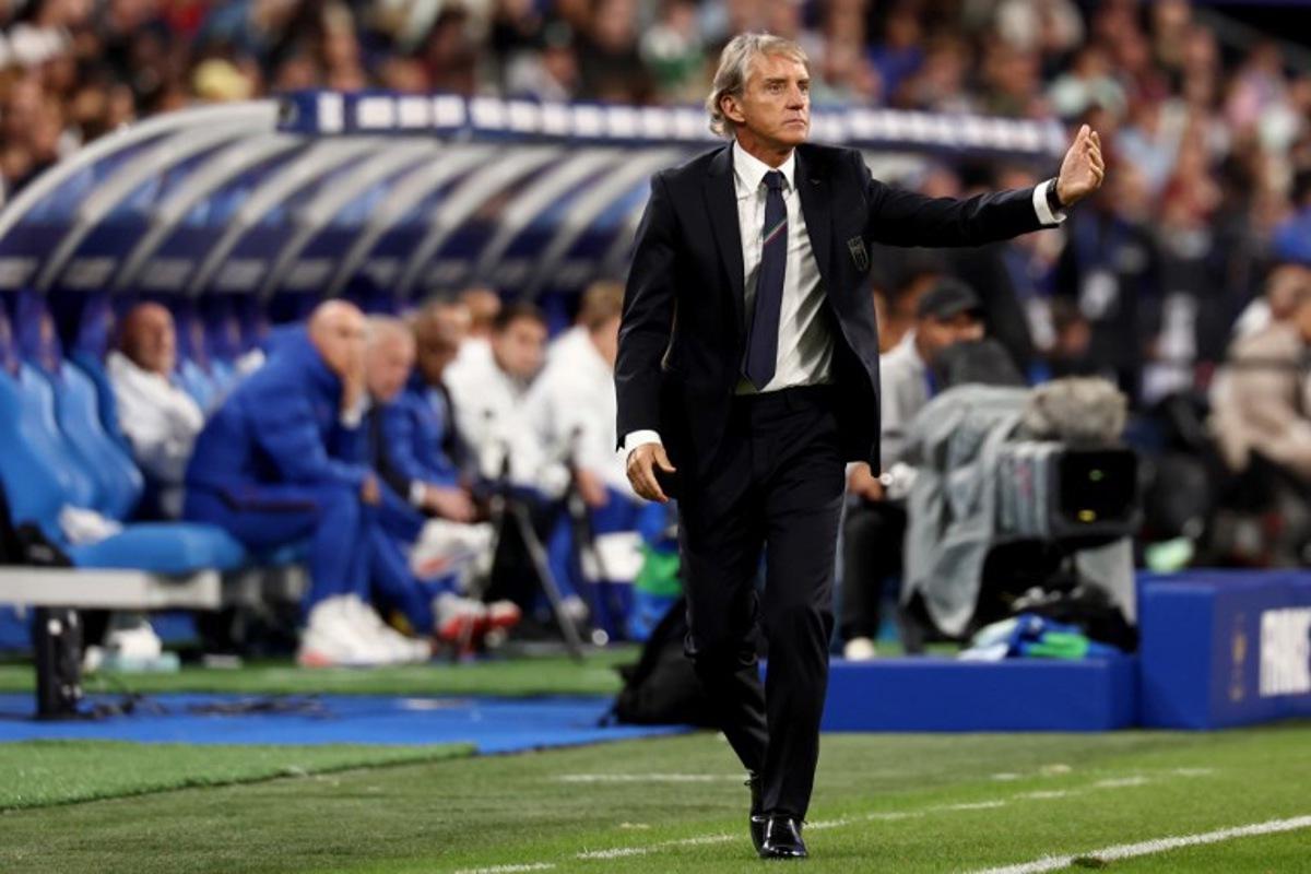 Italy's Italian headcoach Roberto Mancini looks on during the UEFA Nations League, league A day 3: Group 1, football match between France and Italy at the Stade de France stadium in Saint-Denis, near Paris, on October 2, 2026. FRANCK FIFE / AFP