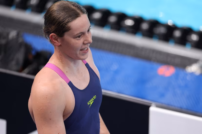 Belgian athlete Roos Vanotterdijk celebrates as she just won a bronze medal at the final of the Women's 200m medley race at the European Aquatics Championships in Paris, France on Saturday 15 August 2026. BELGA PHOTO VIRGINIE LEFOUR