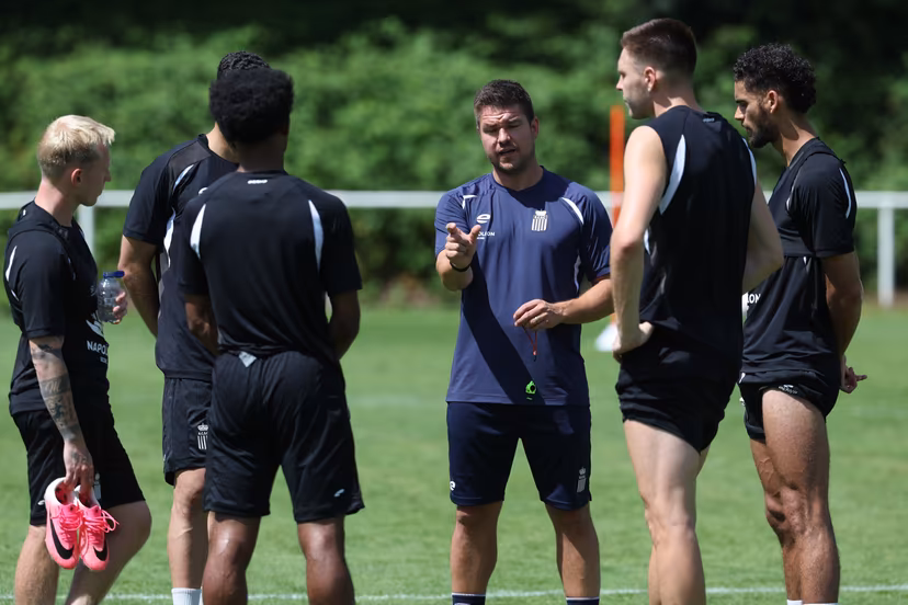 Charleroi head coach Mario Kohnen pictured during a training session of Belgian first division soccer team Sporting Charleroi, on Monday 29 June 2026 in Charleroi, in preparation of the upcoming 2026-2027 Belgian first division soccer season. BELGA PHOTO VIRGINIE LEFOUR