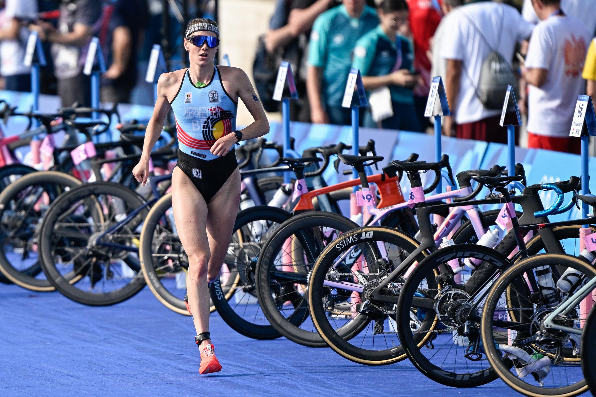 Belgian Jolien Vermeylen pictured in action during the women's individual triathlon race at the Paris 2024 Olympic Games, on Wednesday 31 July 2024 in Paris, France. The Games of the XXXIII Olympiad are taking place in Paris from 26 July to 11 August. The Belgian delegation counts 165 athletes competing in 21 sports. BELGA PHOTO JASPER JACOBS