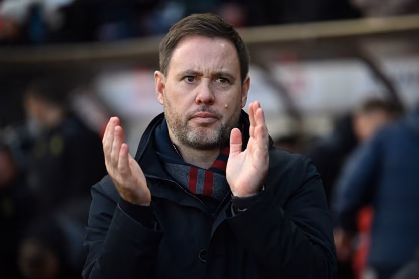 Sunderland's English head coach Michael Beale applauds ahead of kick-off in the English FA Cup third round football match between Sunderland and Newcastle United at The Stadium of Light in Sunderland in north east England on January 6, 2024. Paul ELLIS / AFP