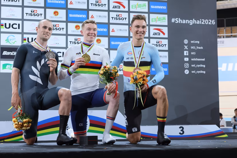 New Zealand's Tom Sexton; Britain's Matthew Bostock and Belgian Lindsay De Vylder celebrate on the podium after the Men's Scratch event at the UCI Track Cycling World Championships in Shanghai, China on Thursday 15 October 2026. The worlds are taking place from 14 to 18 October 2026. BELGA PHOTO BENOIT DOPPAGNE