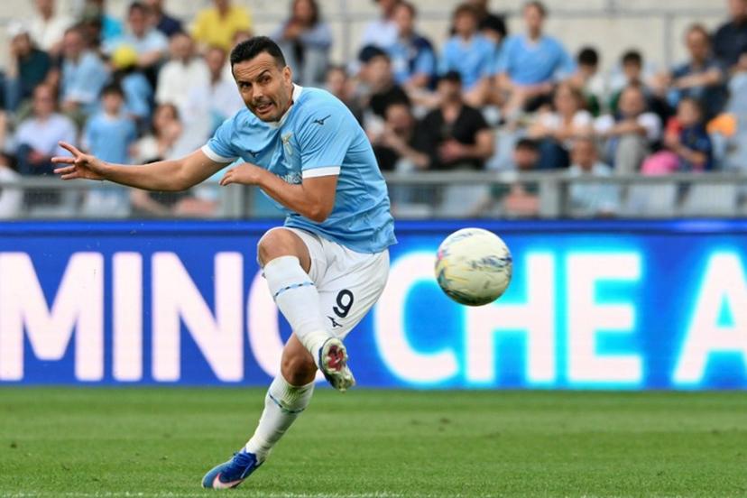 Lazio's Spanish Forward #09 Pedro kicks the ball during the Italian Serie A football match between Lazio and InterMilan at Olympic stadium in Rome on May 9, 2026. Alberto PIZZOLI / AFP