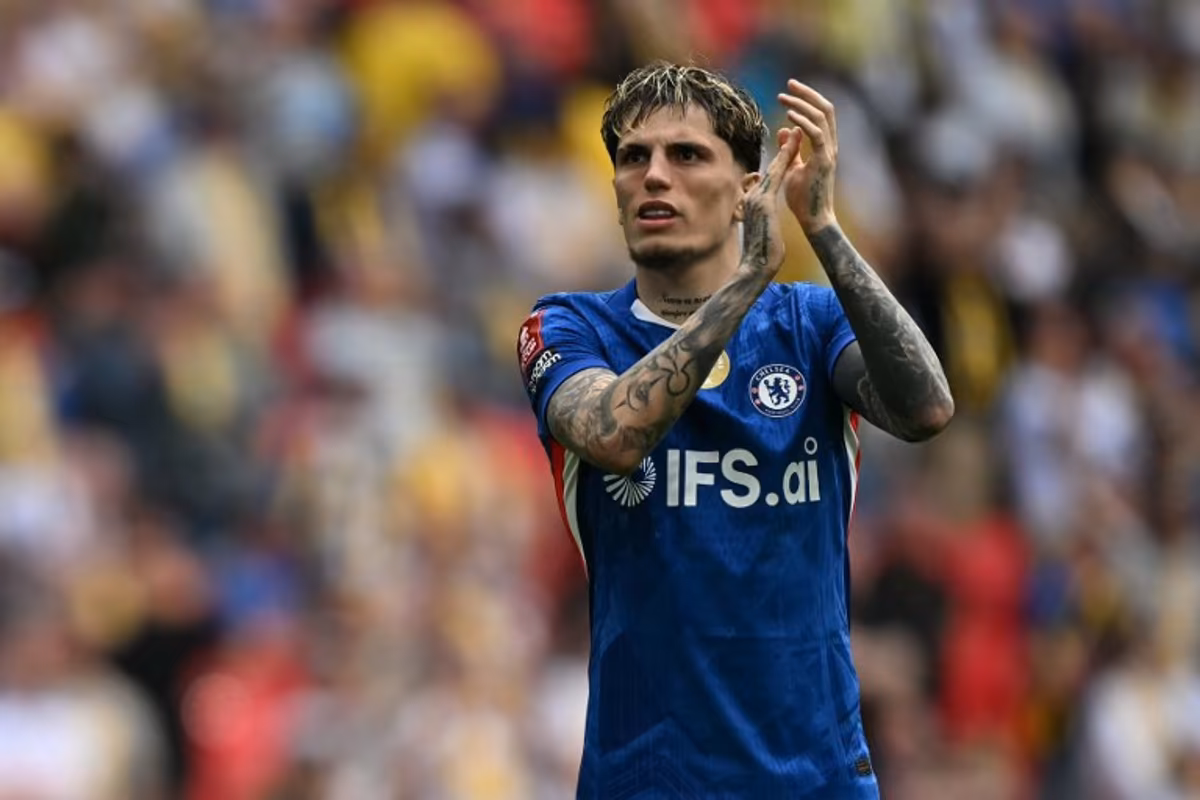 Chelsea's Argentinian midfielder #49 Alejandro Garnacho applauds fans on the pitch after the English FA Cup semi final football match between Chelsea and Leeds United at Wembley stadium in London, on April 26, 2026. Chelsea won the game 1-0 Ben STANSALL / AFP